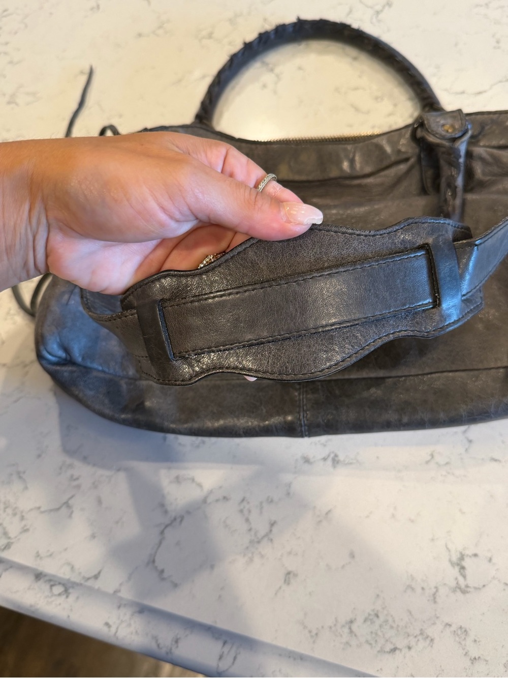 Balenciaga Distressed Black Leather Shoulder Bag - Picture 8 of 10